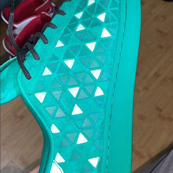 Adidas - Picture 2 of 3